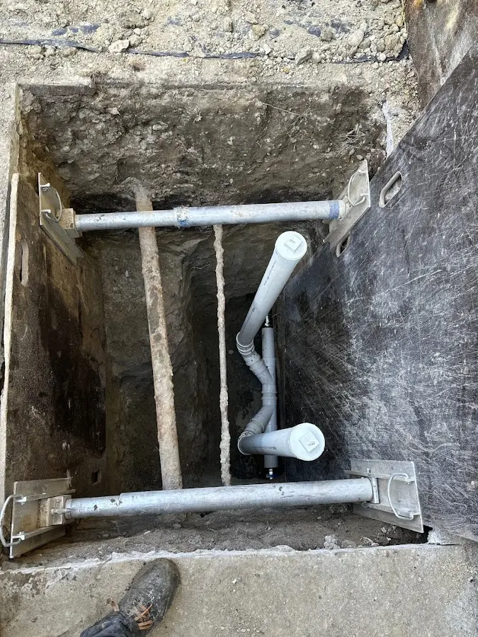 Experienced plumber completing Drain Cleaning work in Troy